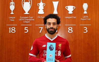 冠军体育焦点-丹麦队国旗色涂满看台