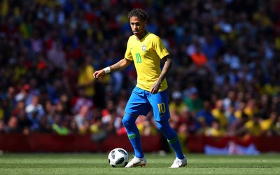 冠军体育精华-加比马丁客场比赛表现征服客场